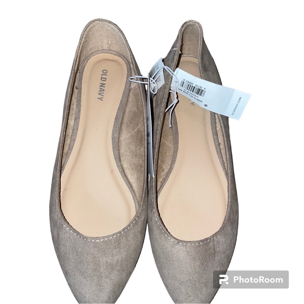 Nude pointy toe flats